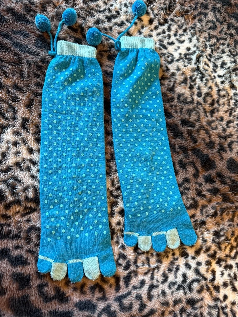 Unbranded Men's Teal Toe Socks with Grip Dots